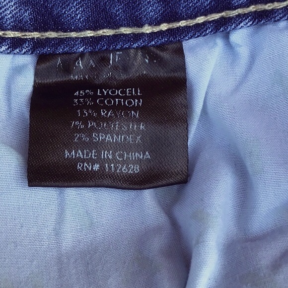 Max Denim Cropped Jeans - Picture 9 of 9